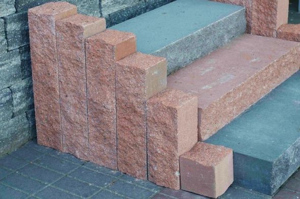Столбик садовый бетонный сухопрессованный колотый (15*15*20 см)