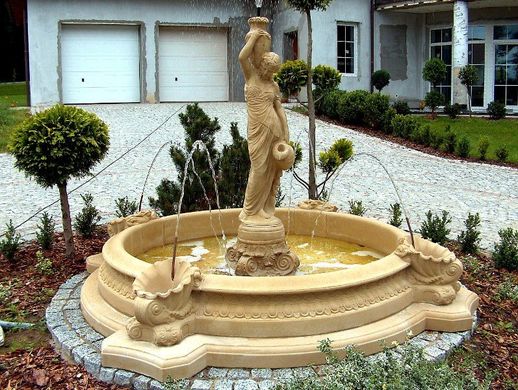 Фонтан садовый бетонный «Девушка с кувшинами» в малом бассейне